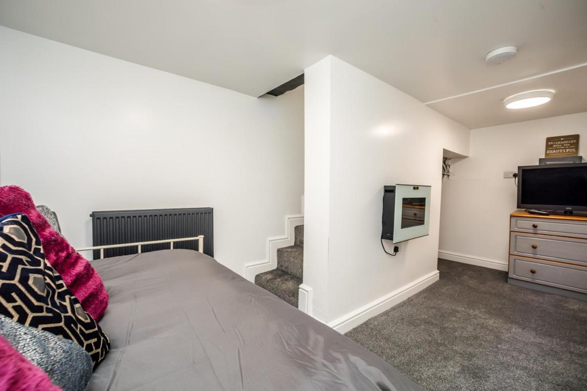 The Cosey Tucked-Away Cottage 2 Or 3 Bedroom Options Huddersfield Dış mekan fotoğraf