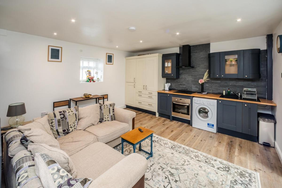 The Cosey Tucked-Away Cottage 2 Or 3 Bedroom Options Huddersfield Dış mekan fotoğraf